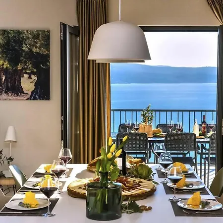 Luxury Dream, Indoor Heated Pool, 7 Persons, Sea Views, * Omiš