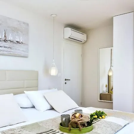 Villa Luxury Dream, Indoor Heated Pool, 7 Persons, Sea Views, Omiš