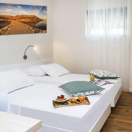 Luxury Dream, Indoor Heated Pool, 7 Persons, Sea Views, Omiš