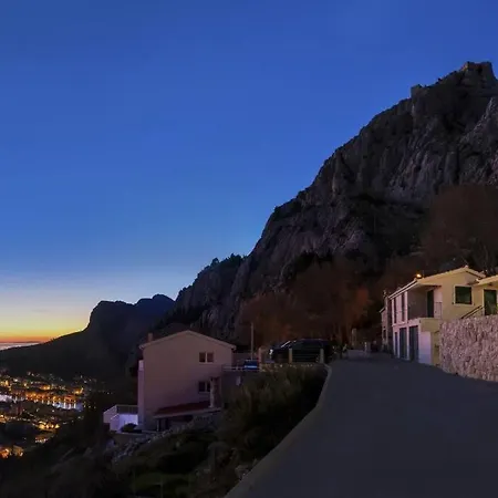 Luxury Dream, Indoor Heated Pool, 7 Persons, Sea Views, Omis