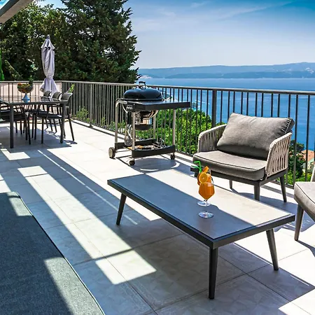 Villa Luxury Dream, Indoor Heated Pool, 7 Persons, Sea Views, Omiš